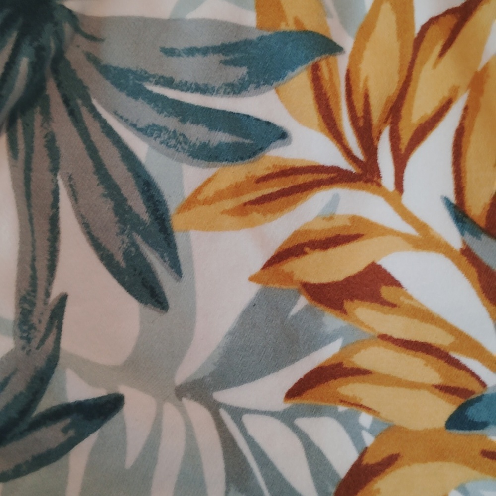 Tinsel Leaf Print Summer Shorts - Picture 4 of 5